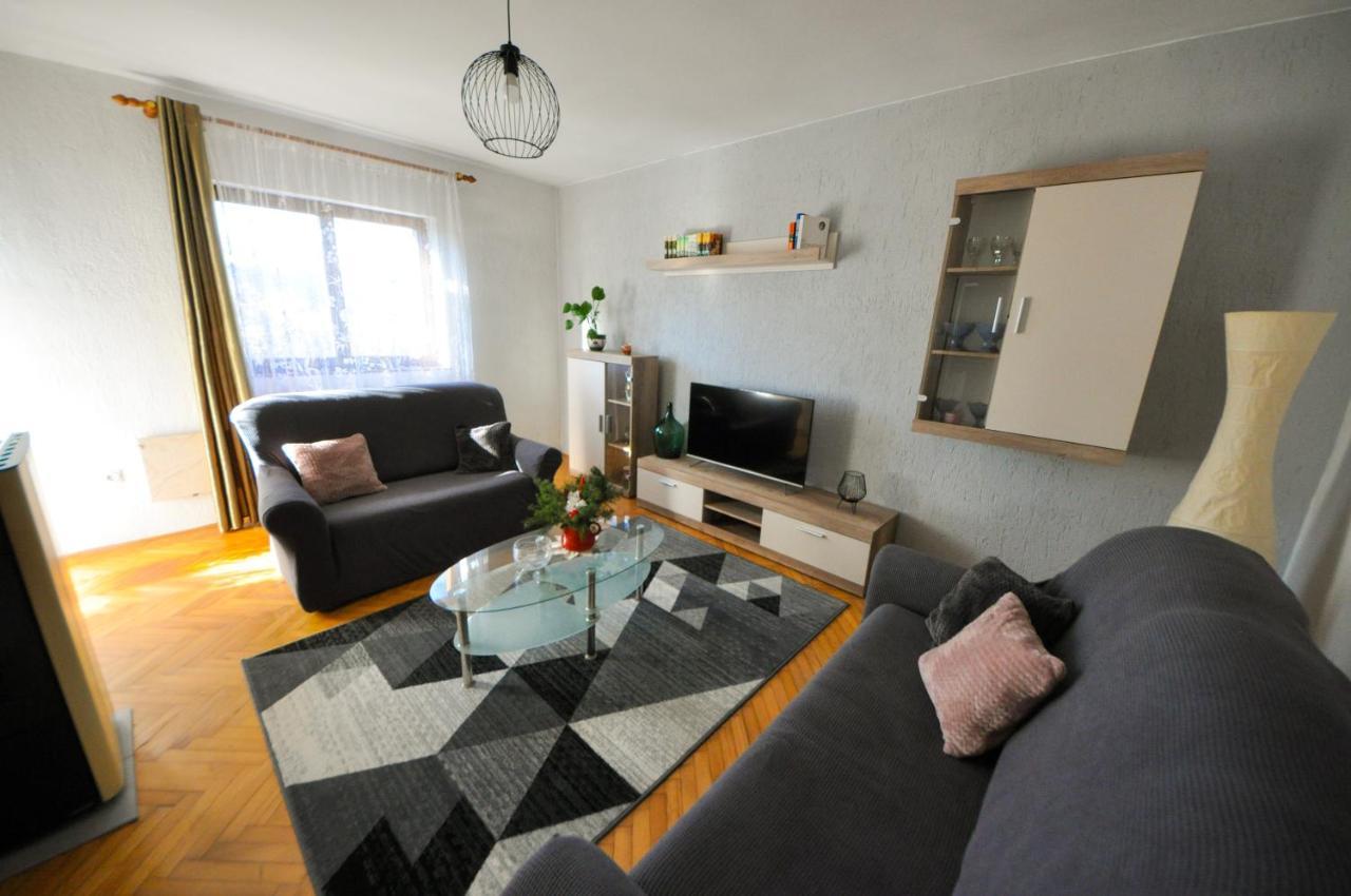 Apartman Anita Бузет Екстериор снимка