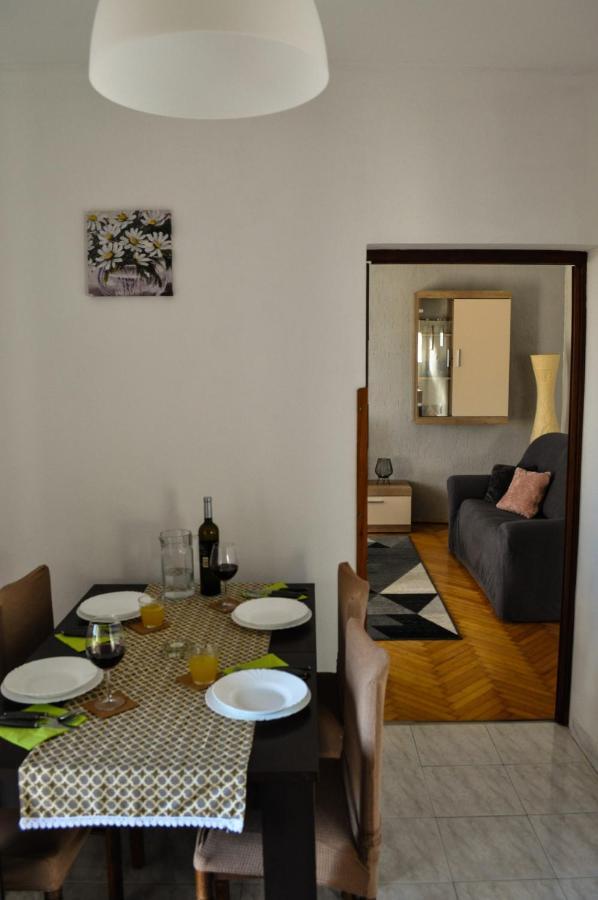 Apartman Anita Бузет Екстериор снимка